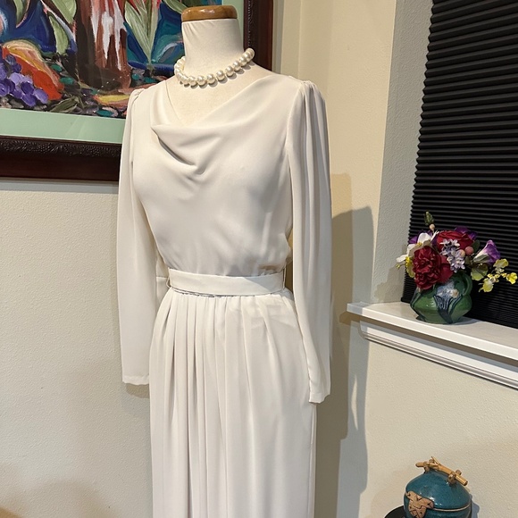 Cream Crepe Wedding or Evening Dress / Elegant Simplicity/ Floor Length - Sz 6 - Picture 2 of 12